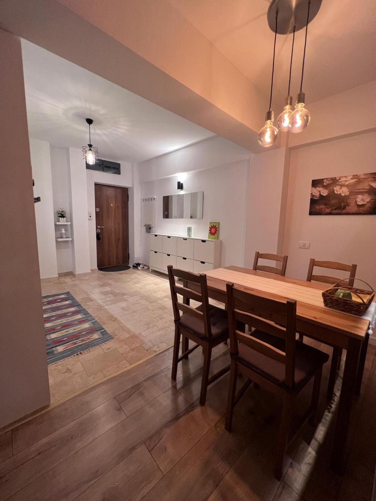 Central-Home Târgu Jiu Eksteriør bilde