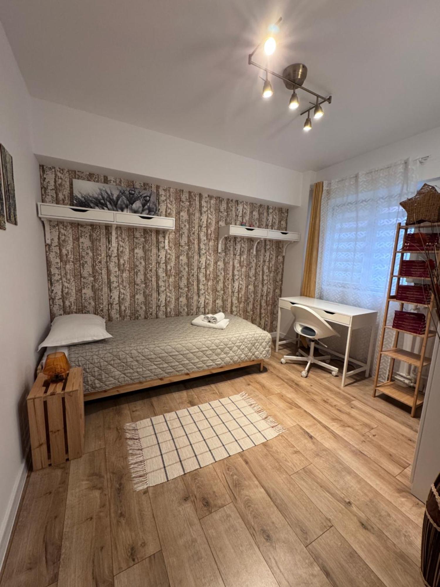 Central-Home Târgu Jiu Eksteriør bilde